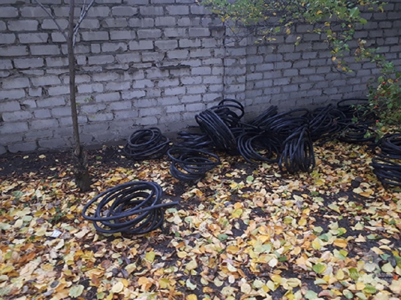 В Павлограде полицейские задержали мужчин, которые ради денег украли телефонный кабель 