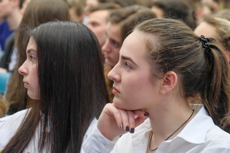 Молодежь Днепропетровщины приглашают принять участие в конкурсе к 100-летию Украинской революции 