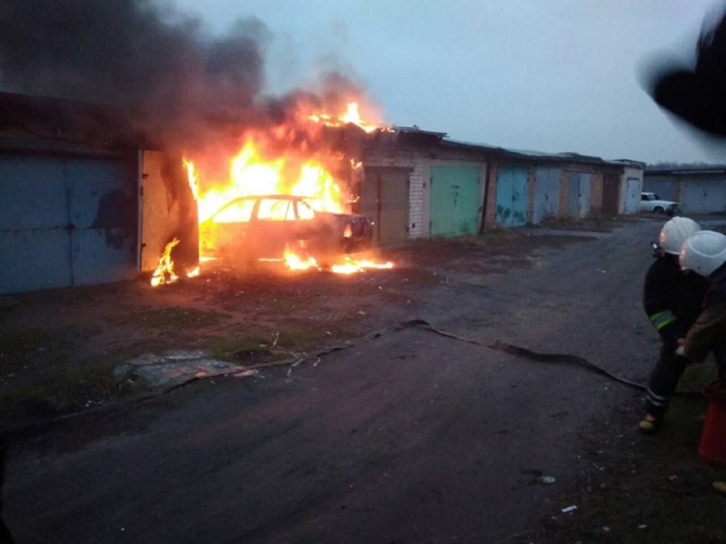 В Павлограде дотла сгорел автомобиль (ФОТО)