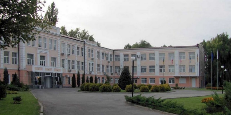 Коммерческого директора Павлоградского химзавода обвиняют в коррупции