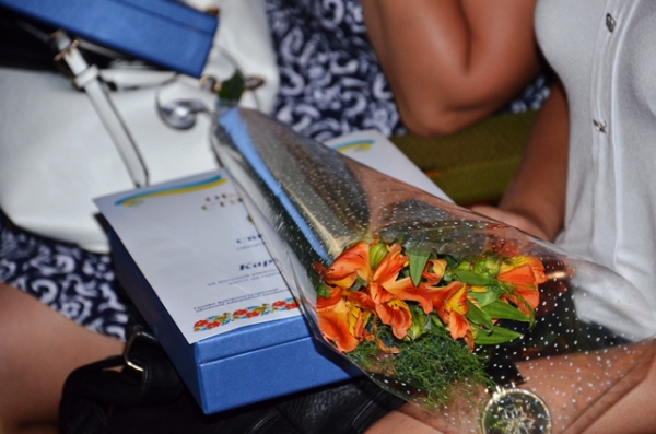 Две выпускницы и студентка из Павлограда получили областные стипендии