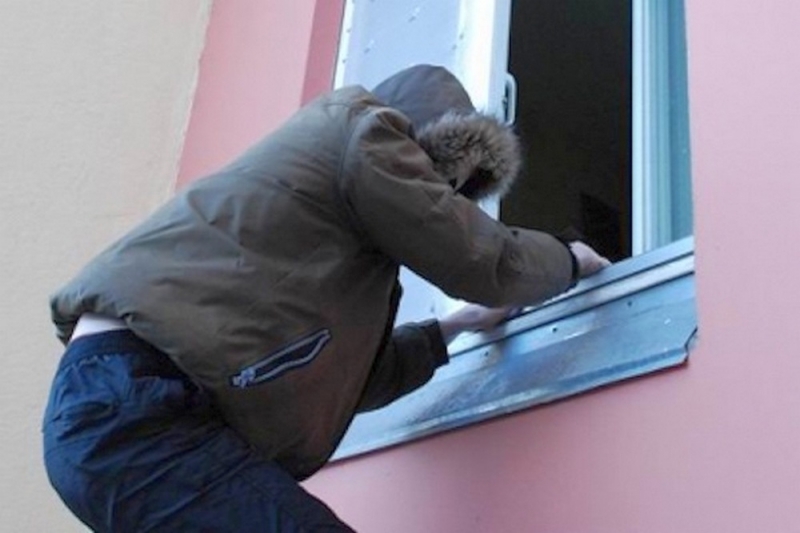 В Павлограде за кражу бытовой техники задержали двух молодчиков