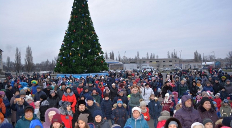 В Терновке отрыли главную красавицу Нового Года