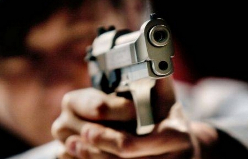 В Днепре полицейские задержали мужчину, который из-за конфликта выстрелил знакомому в голову