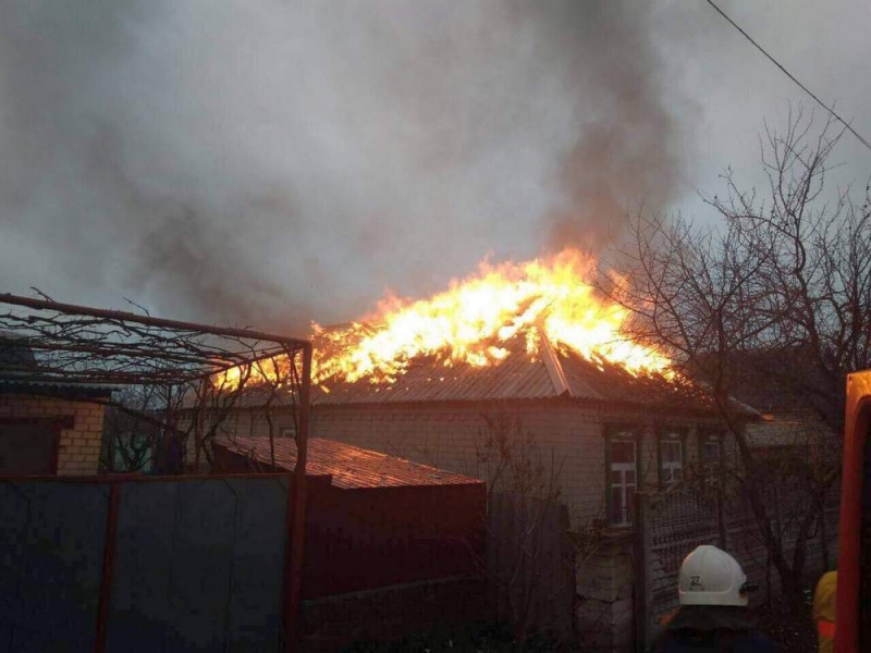 В Павлограде вспыхнул жилой дом (ФОТО)