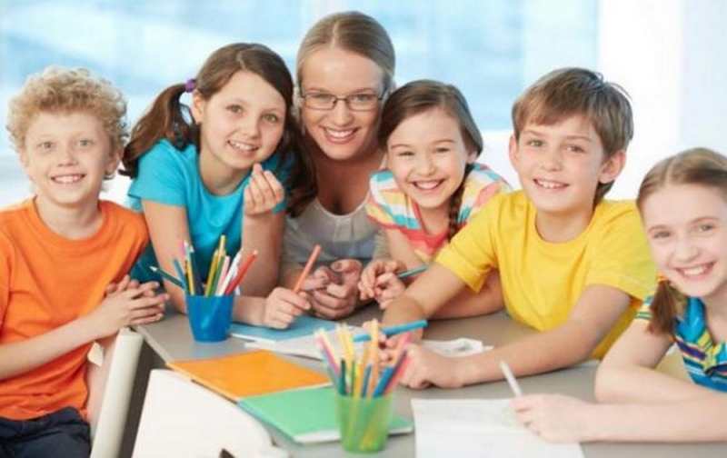 До 15 февраля школы могут зарегистрироваться для участия в проекте пришкольных языковых лагерей, где детей будут учить иностранные волонтеры