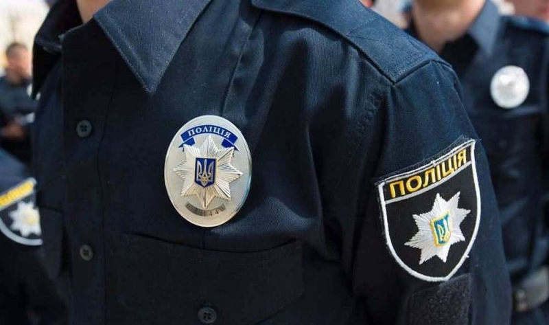 В Першотравенске полисмены изъяли у мужчины 17 пакетов с метамфетамином (ВИДЕО)