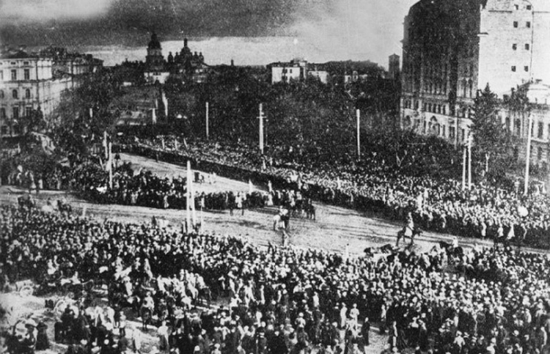 Историки и патриоты обсудили столетнюю историю Украины (ФОТОРЕПОРТАЖ)