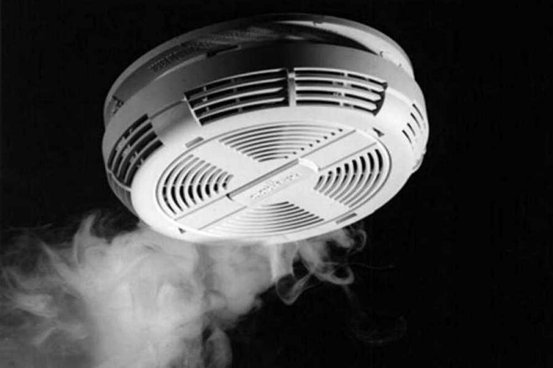 Местная власть должна оснастить учреждения образования огнетушителями и сигнализациями