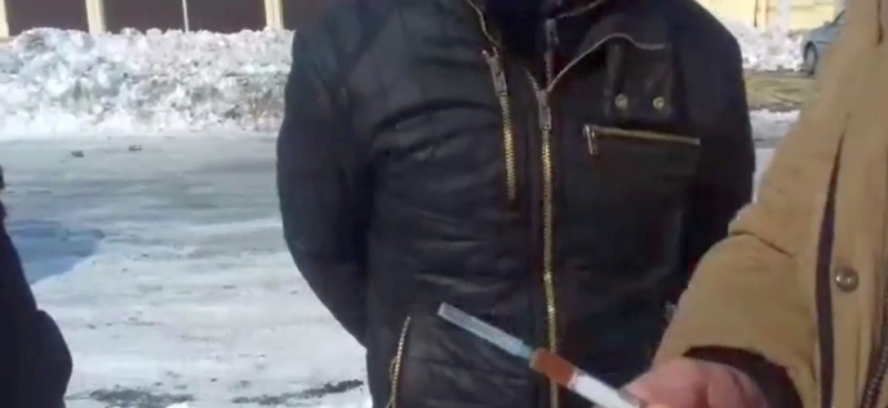 У жителя Павлограда оперативники обнаружили шприц с опием ацетилированным (ВИДЕО)