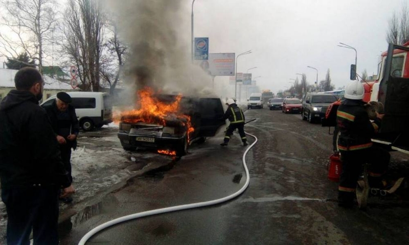 В Павлограде во время движения загорелась машина Государственной исполнительной службы