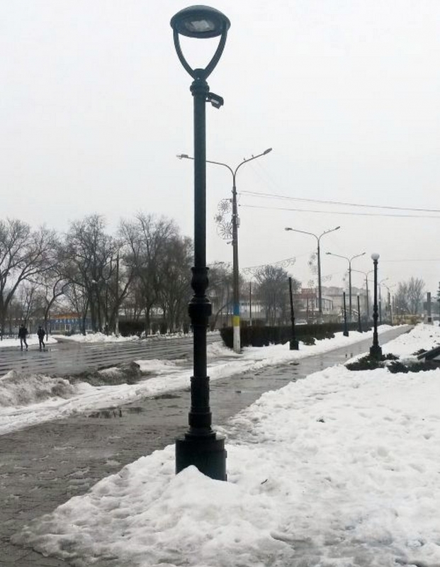Власть Павлограда похвасталась новыми фонарями на Аллее Славы