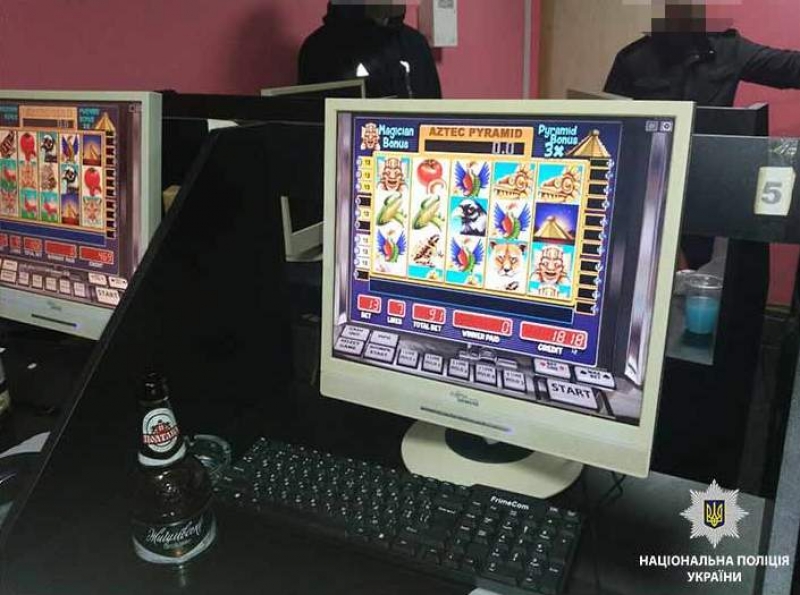 Незаконные пиво и технику изъяли полисмены в игорном заведении Терновки