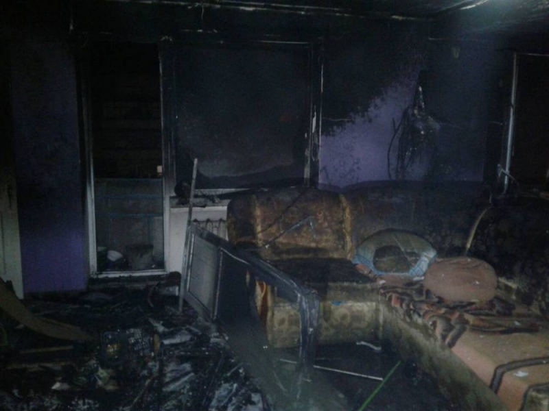 В Павлограде из горящей квартиры спасли четырех человек