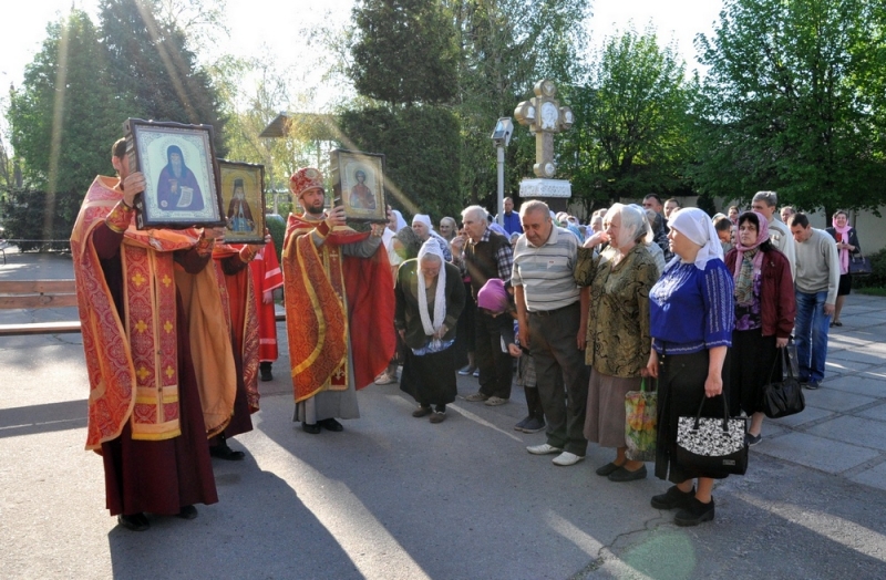 В Павлоград прибыли уникальные иконы с мощами Целителей