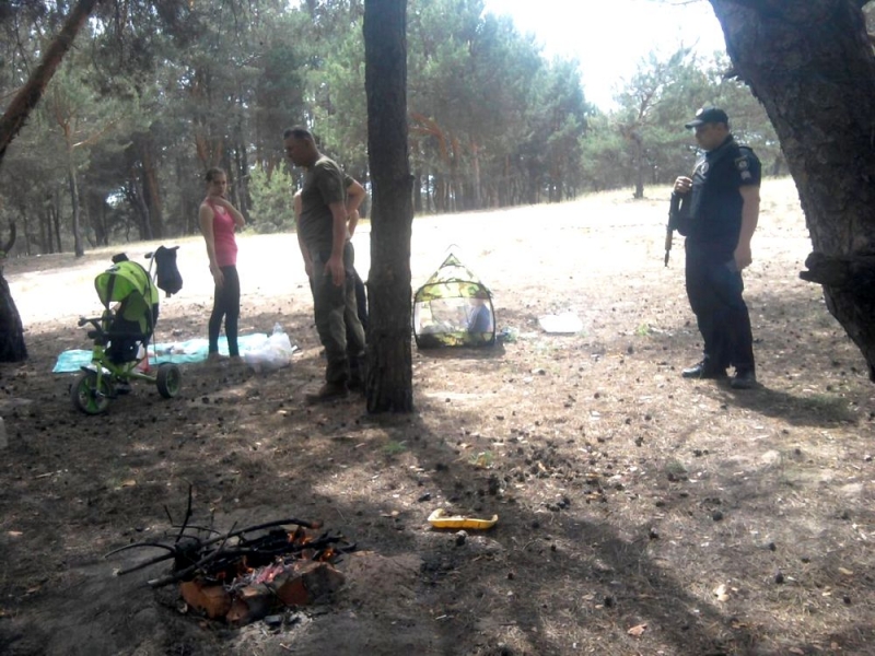 В Павлограде рейдовая группа наведалась к отдыхающим в лес...