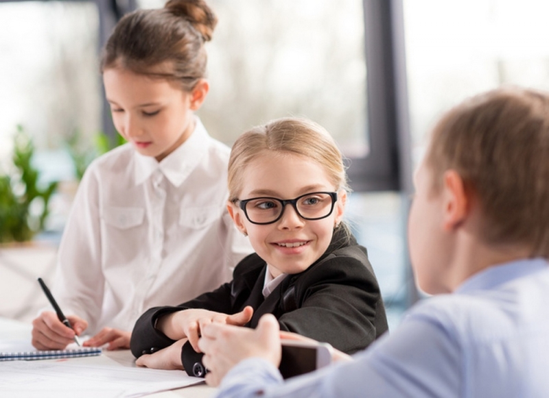 Накануне каникул школьникам Павлограда рассказали, как не стать жертвой «черных» работодателей