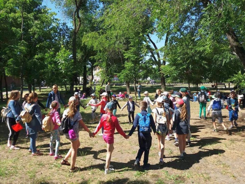 В пришкольных лагерях Павлограда дети через игру изучают иностранные языки