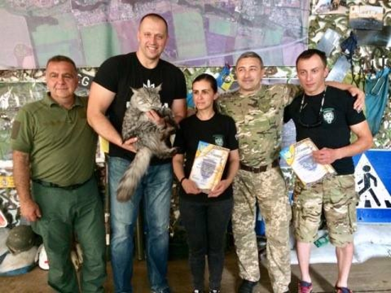 Ко дню медика в Западном Донбассе поздравили госпитальеров