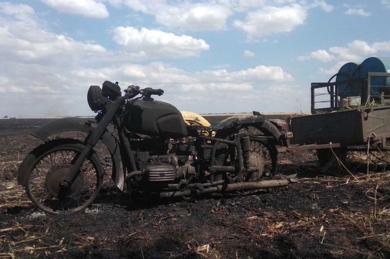 Из-за водителя мотоцикла выгорело 2,5 га пшеницы