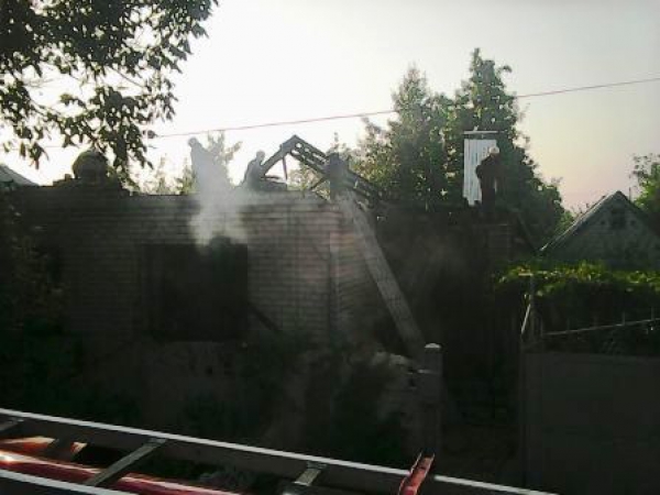 В частном доме едва не сгорела мама с ребенком