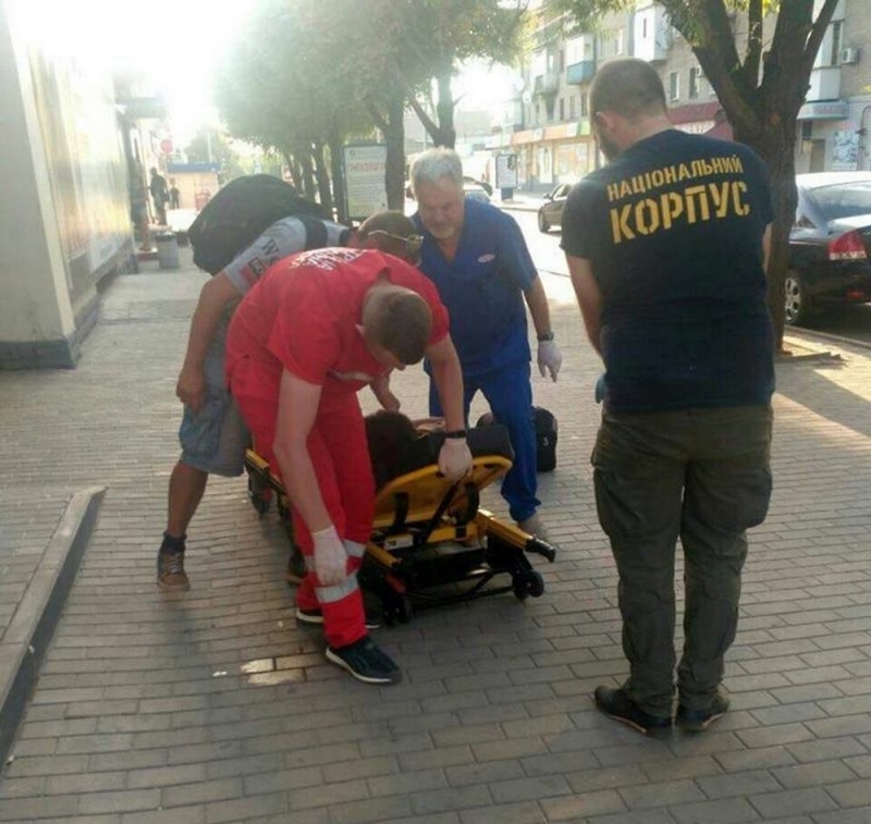 В Павлограде человек на улице средь бела дня потерял сознание