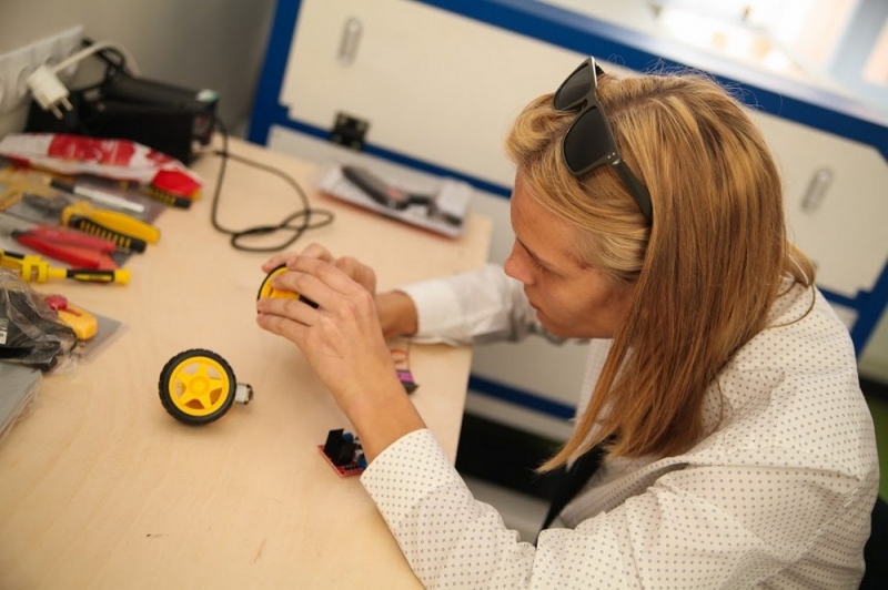 В Першотравенске появилась современная школа робототехники