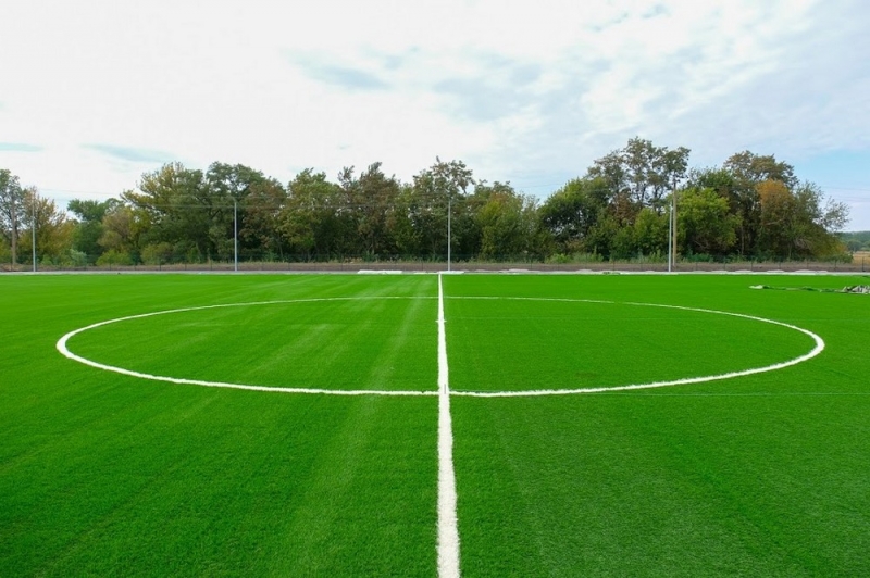 В Юрьевке возводят современный стадион (ФОТО)