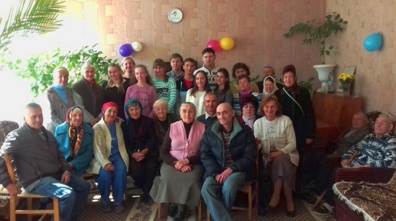 В Павлограде пожилым людям раздавали продукты