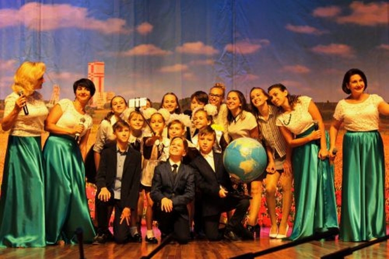 Педагогов Павлограда поздравили с профессиональным праздником и отметили лучших (ФОТО)