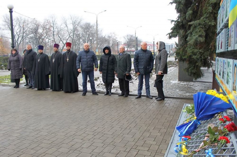 В Павлограде почтили погибших на востоке Героев