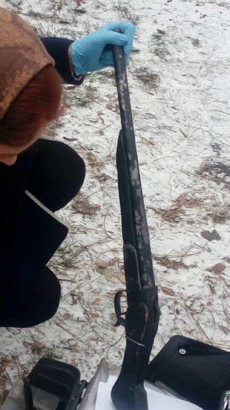 В Першотравенске посреди парка копы задержали мужчину с «обрезом»