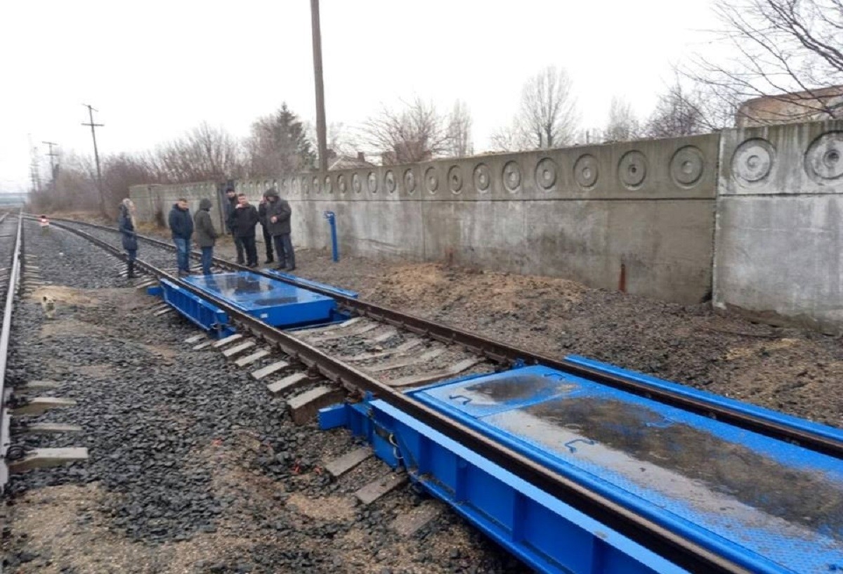 Впервые за 45 лет на станции Павлоград I сдали в эксплуатацию новые вагонные весы