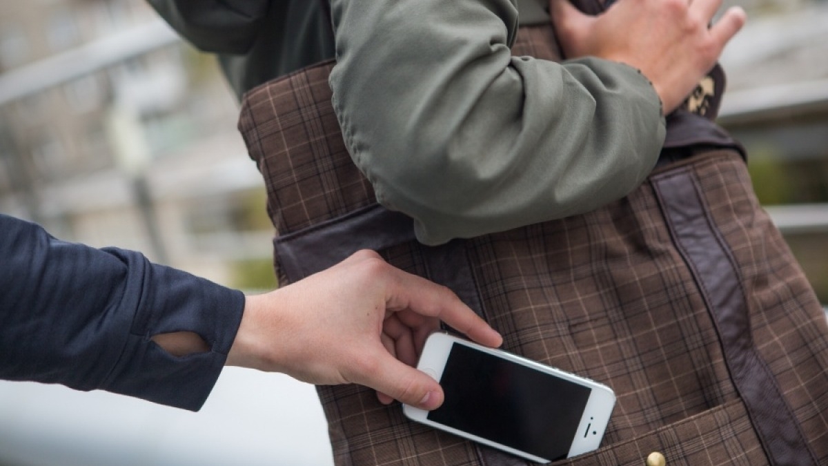 Полиция Павлограда задержала рецидивиста укравшего телефон