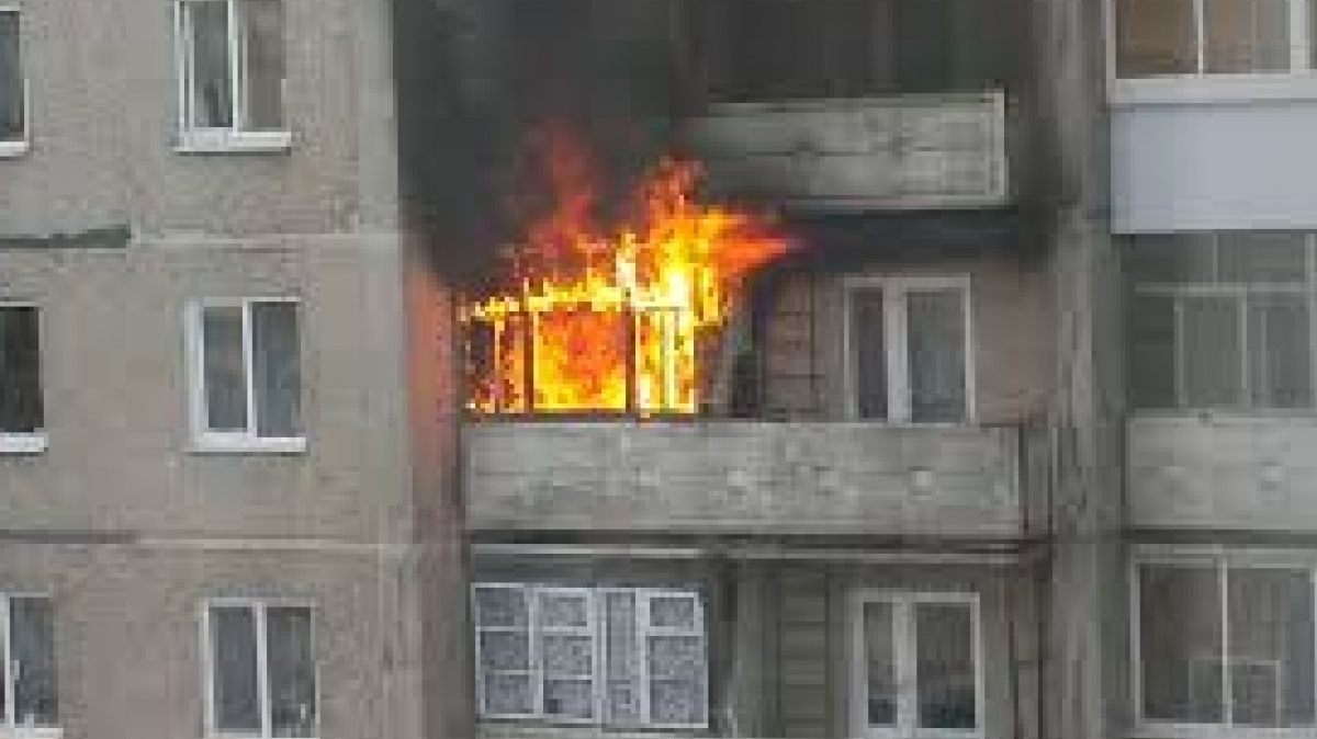 В Першотравенске горела пятиэтажка спасли 4 человека