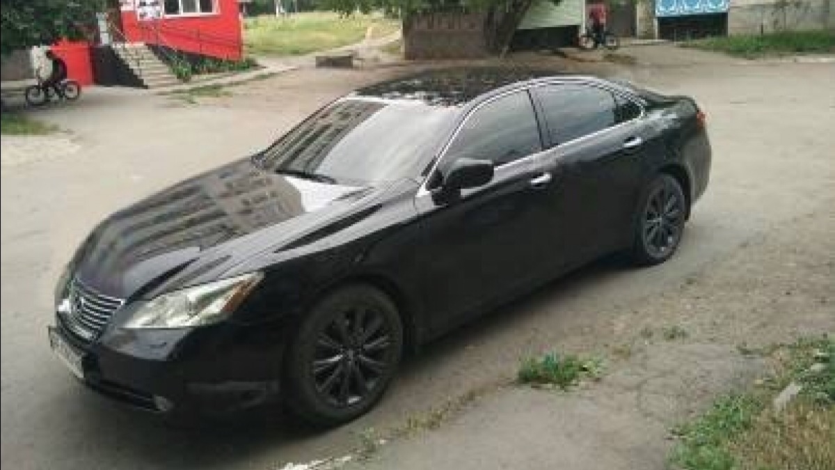 В Терновке угнали Лексус - полиция просит помощи в поисках