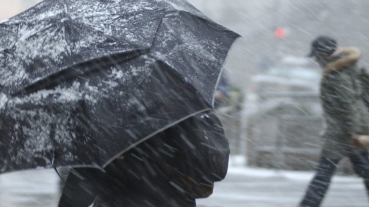 Штормовое предупреждение по Днепропетровской области объявили синоптики - ожидается сильный ветер